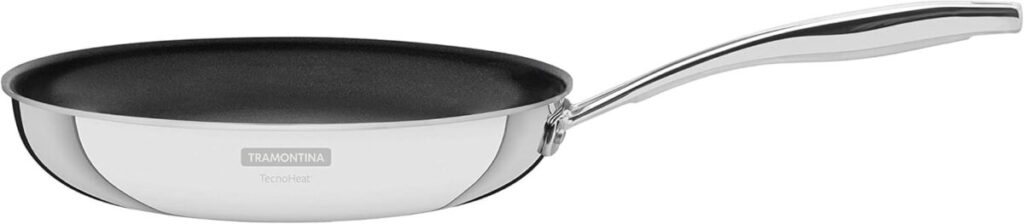Frigideira de luxo Tramontina Grano em aço inox de corpo triplo com revestimento interno antiaderente premium.